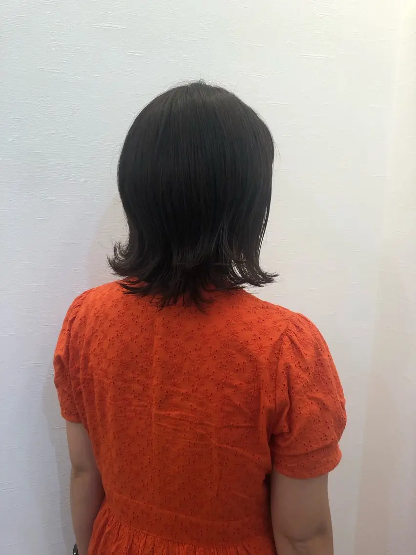 ミディアム ツノガイ エリのヘアスタイル