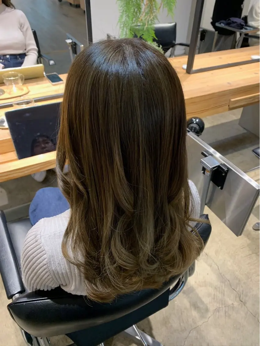 カラー 西村 颯世のヘアスタイル
