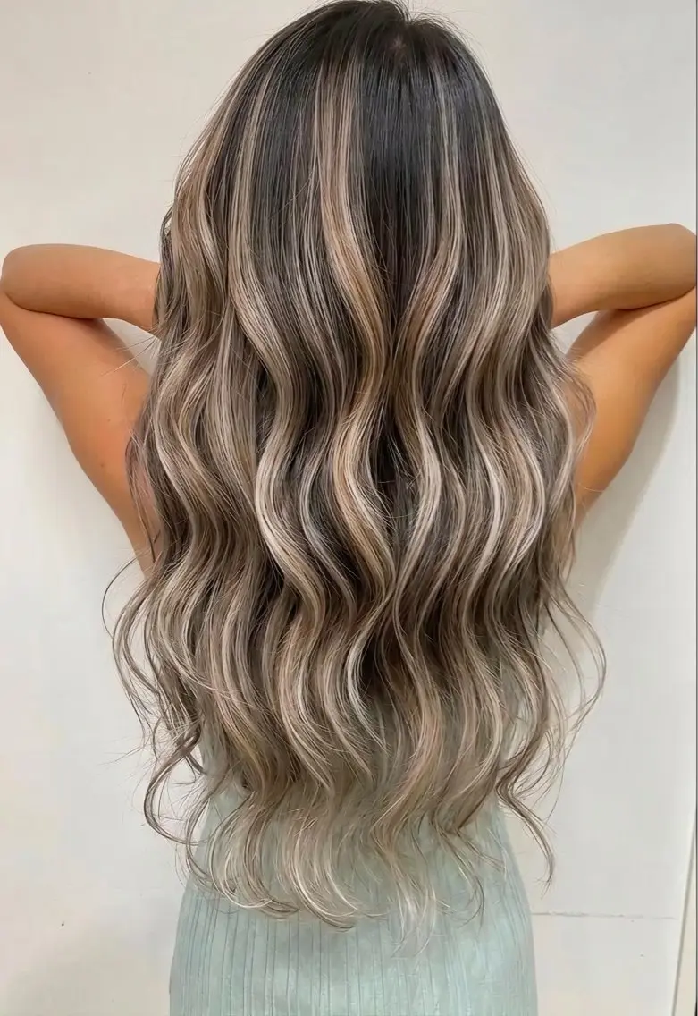 セミロング カラー バレイヤージュ ブリーチ ケアブリーチ 透明感カラー グレージュ カット ヘアカラー トリートメント バレイヤージュ 藤沢 髪質改善 竹内ケンゴのヘアスタイル