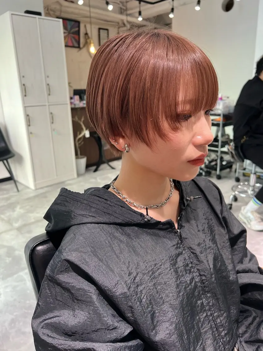 ショート カラー ヘアアレンジ 顔まわりレイヤー レイヤーカット ショートヘア 「sumi」 AMIのヘアスタイル