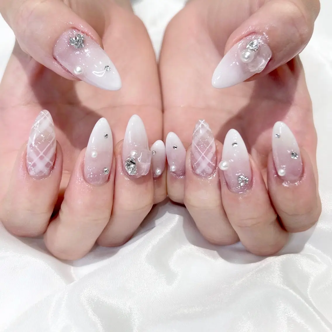 ネイル ハンドネイル 𝗮𝗶𝗿𝗶 🌙のネイルデザイン