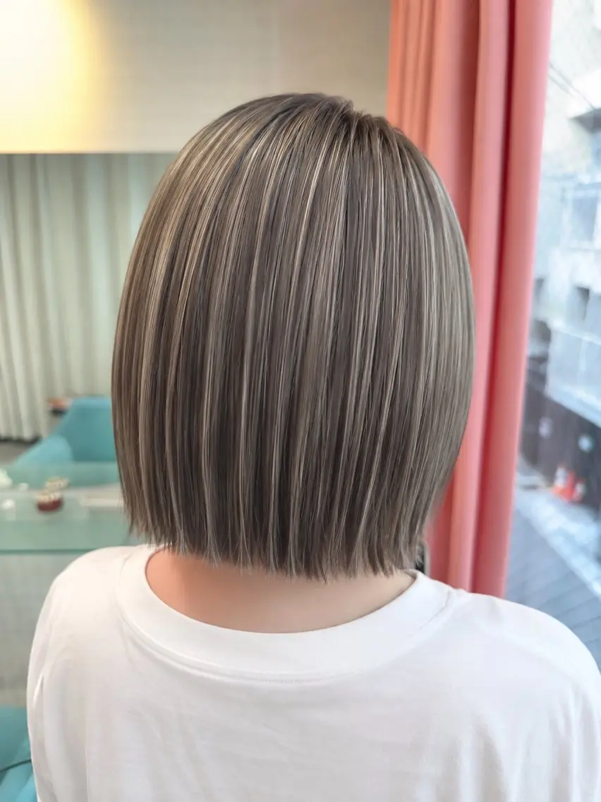 ショート カラー グレージュ ハイライトカラー ハイライト ヘアカラー 【デザインカラー】 南堀江　宇都宮のヘアスタイル