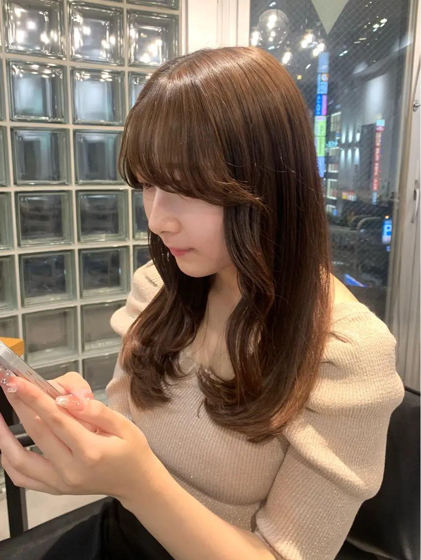 ロング 顔まわりレイヤー レイヤーカット カット クレハ :)のヘアスタイル