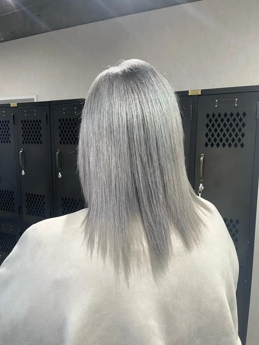 カラー シルバー 【‪カット550円】 🌟ユズハのヘアスタイル