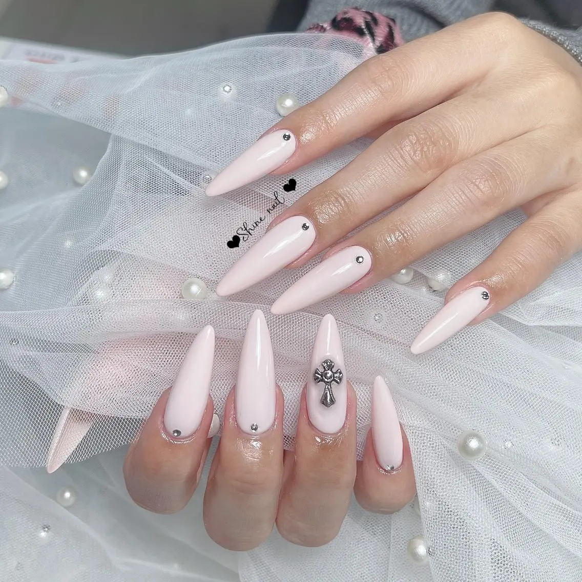ネイル サイナネイル🎀 長さ出し専門店のネイルデザイン
