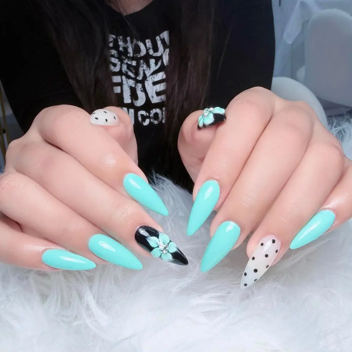 ネイル アートネイル チークネイル ドット フットネイル フレンチネイル ハンドネイル ハンドケア Rina Mika Nailsのネイルデザイン