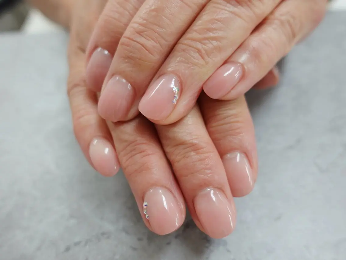 ネイル オーロラネイル グラデーション ストーンネイル Nail salon Halea 原田さえのネイルデザイン