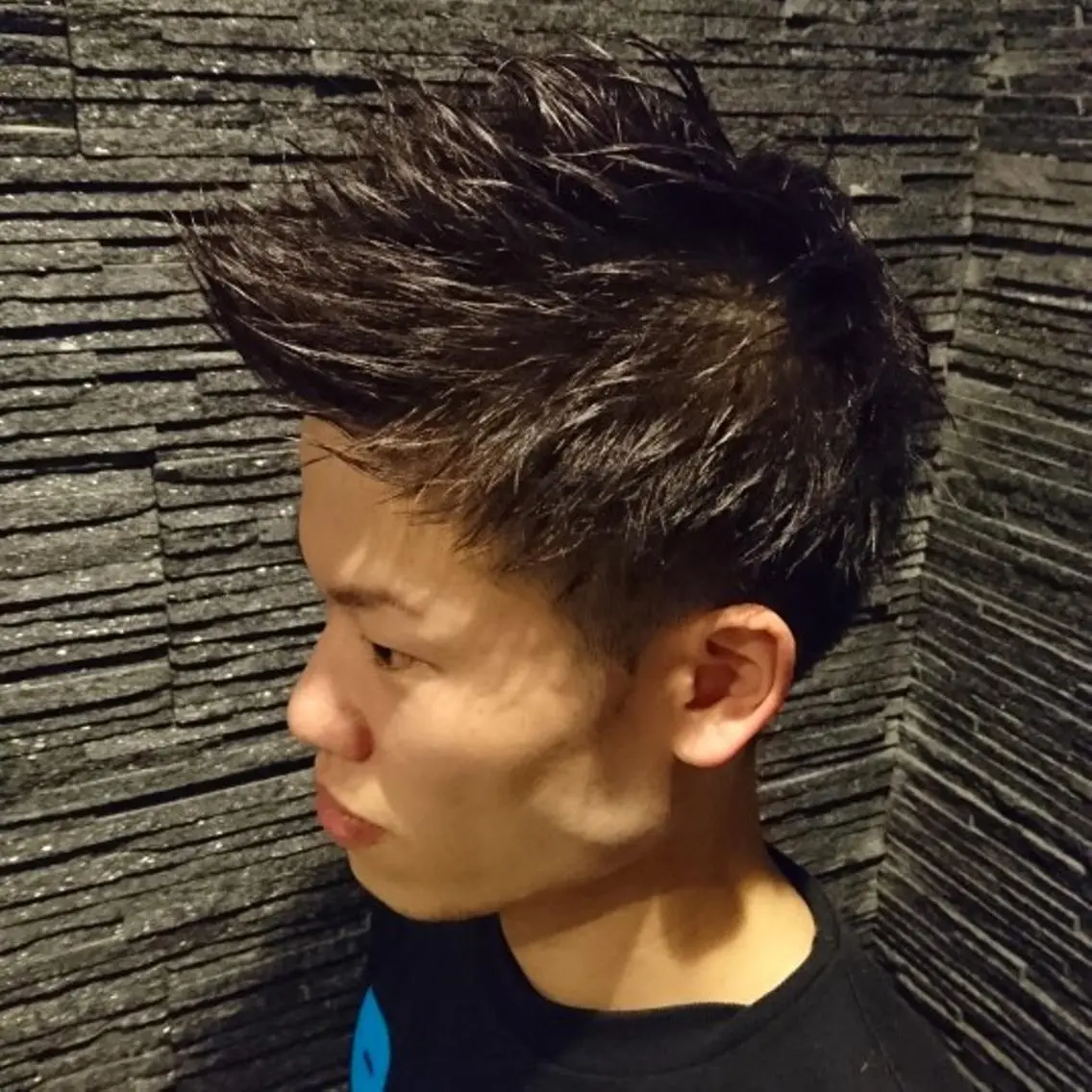 ミディアム BroTokyo マルのヘアスタイル