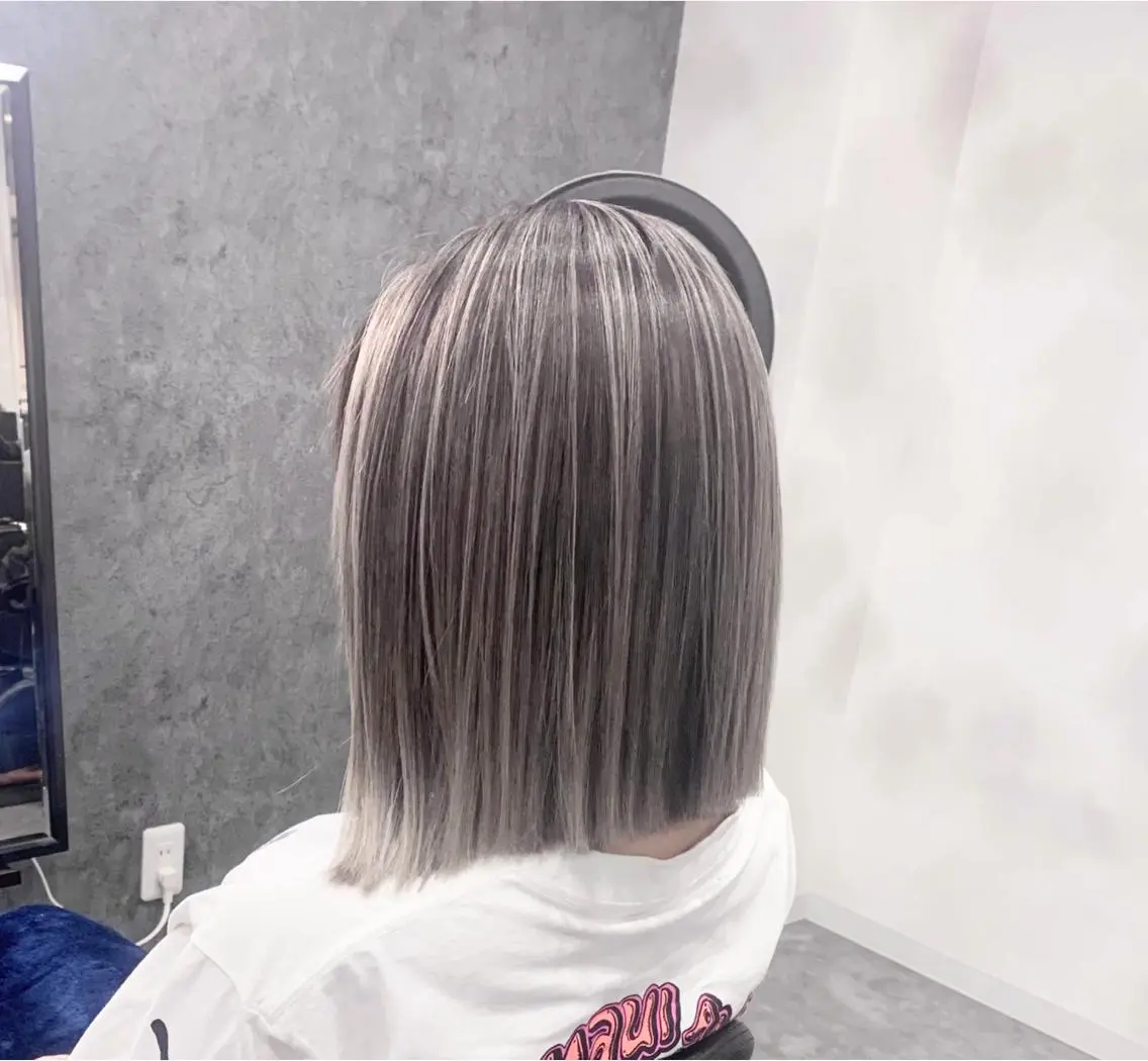 ミディアム カラー タニ ユウのヘアスタイル