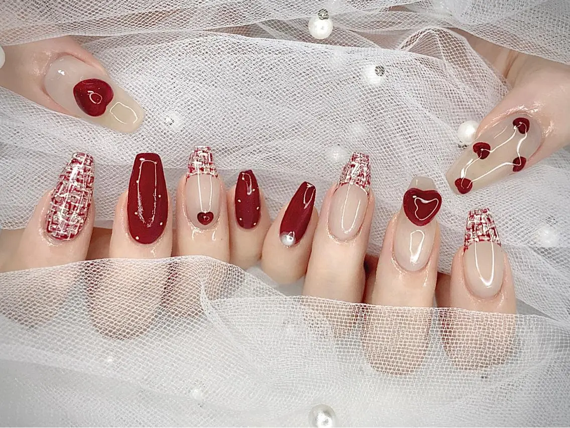 ネイル バレンタイン I-nailロング /ワンホン/キラキラのネイルデザイン