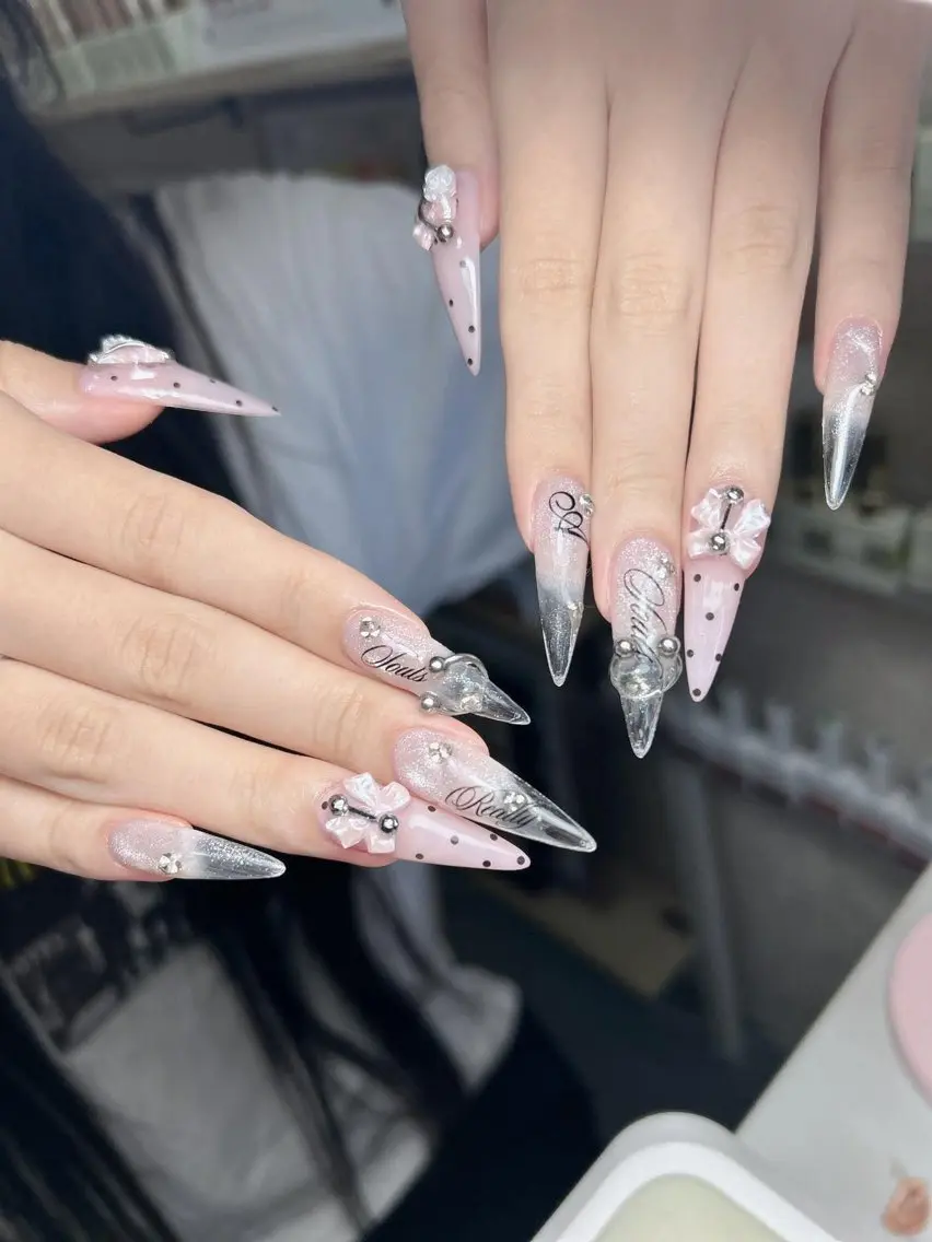 ネイル ハンドネイル Swan Nail Salonのネイルデザイン