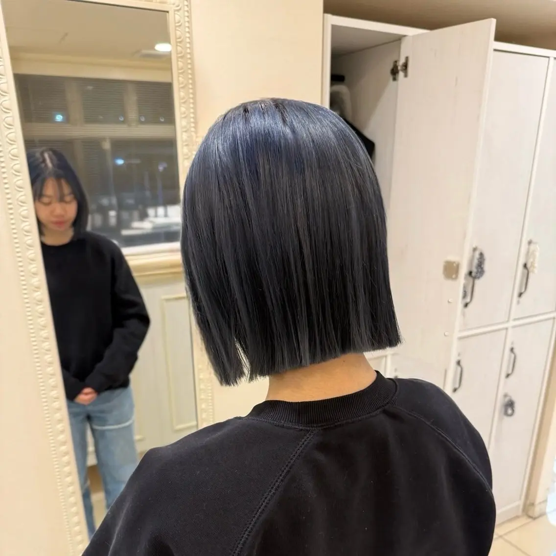 ショート カラー ブリーチ ブルーカラー 透明感カラー ネイビーカラー ボブ カット ヘアカラー トリートメント 鈴木愛海/レイヤー /透明感カラーのヘアスタイル