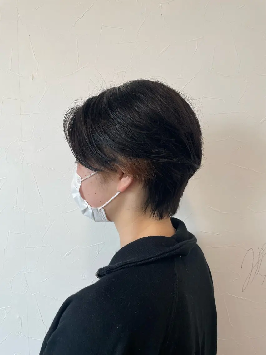 ショート カラー ベージュカラー イヤリングカラー ミルクティーベージュ 似合わせカット ショートヘア カット ヘアカラー 奈良/生駒/髪質改善 FEEL/マコのヘアスタイル
