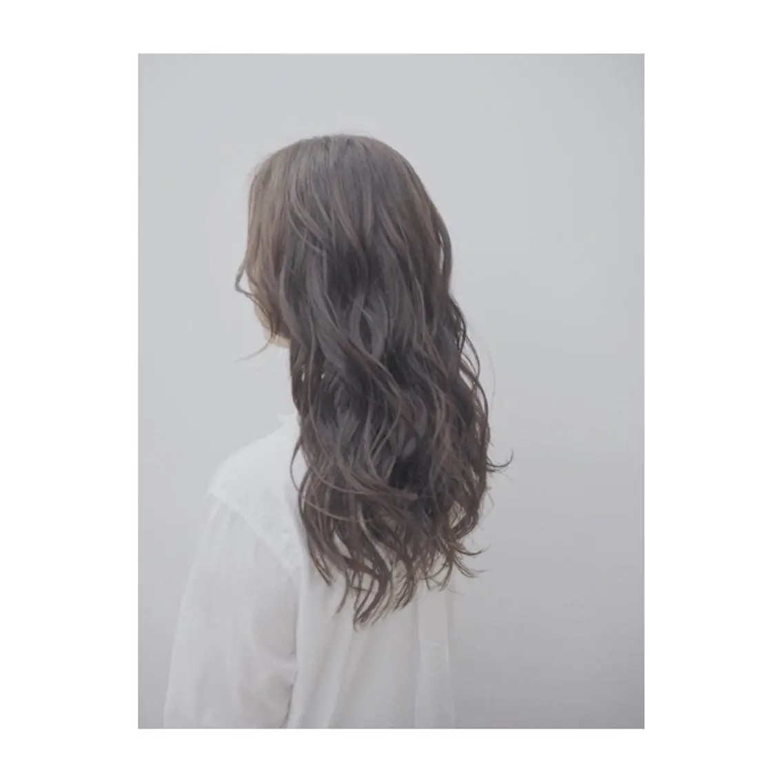セミロング カラー グレージュ イルミナカラー 永岡 鉄平のヘアスタイル