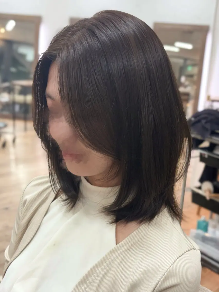 ミディアム カット ヘアカラー トリートメント 🤍韓国ヘア/ かえで🤍のヘアスタイル