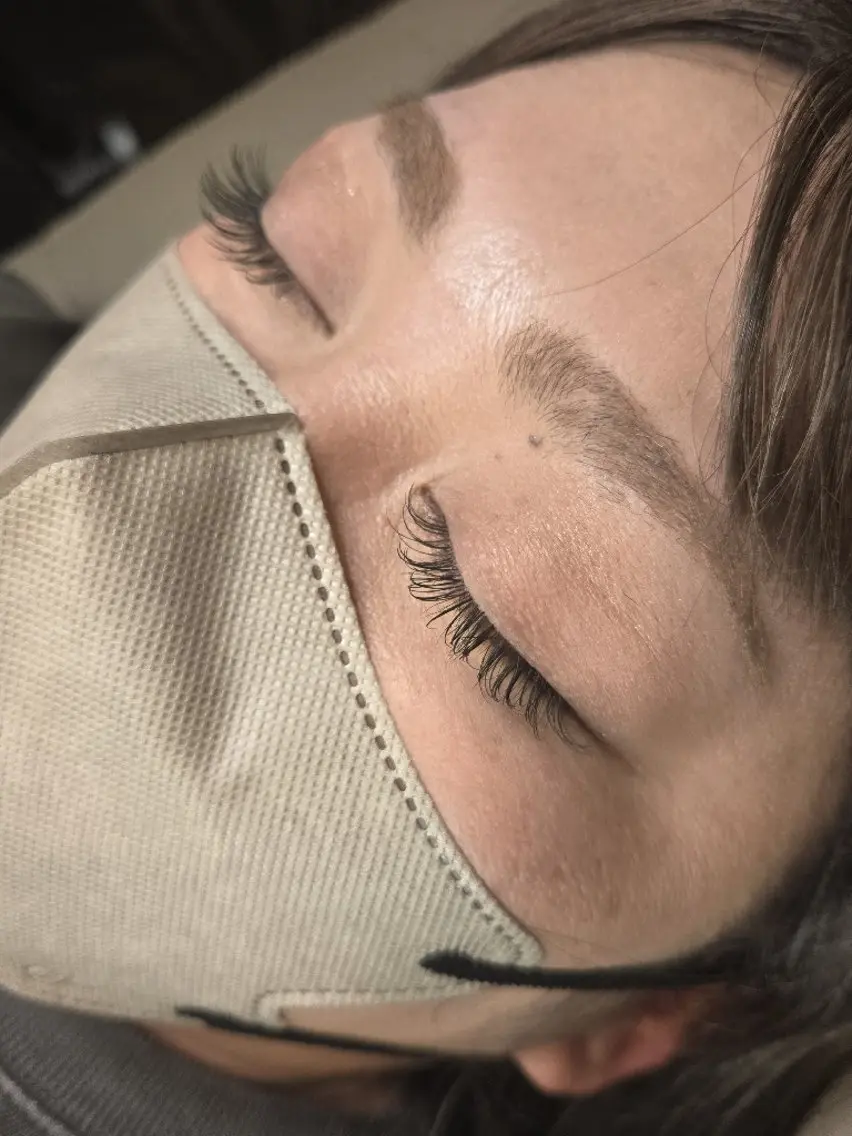 マツエク・マツパ 束感まつ毛 Cカール フラットラッシュ マツエク hair& beauty BRYのマツエク・マツパデザイン