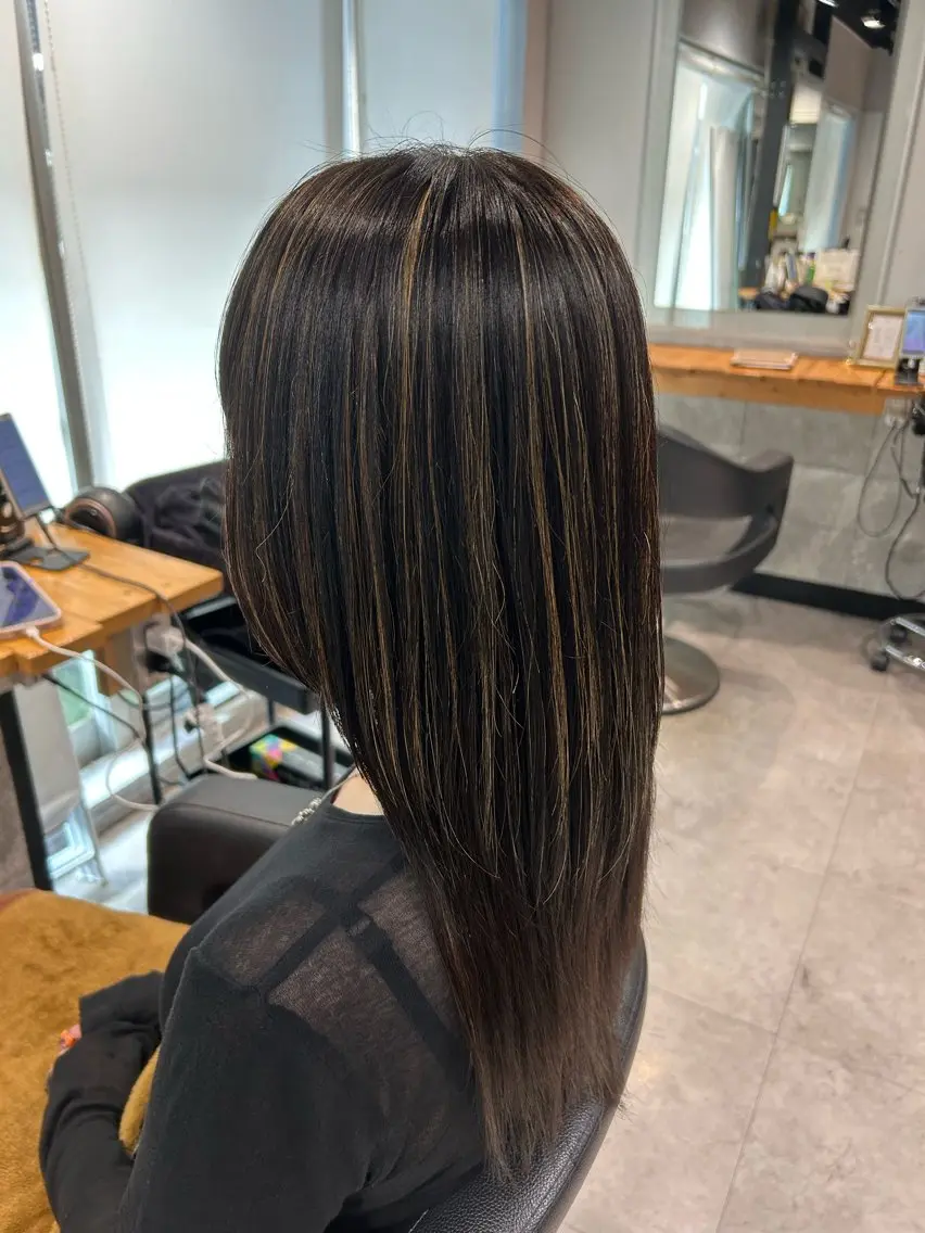 ロング ハイライト カット ヘアカラー トリートメント ヘッドスパ レイヤーStyle 🪽菜々実のヘアスタイル