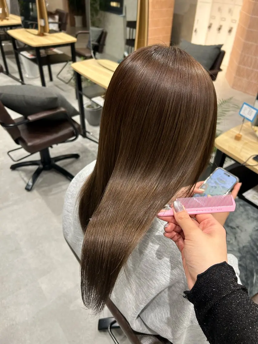 カラー ベージュカラー ヘアカラー トリートメント Sakura / Fier umedaのヘアスタイル