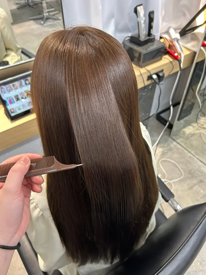 ロング ハルカ 透明感カラー 美髪縮毛矯正🥣のヘアスタイル