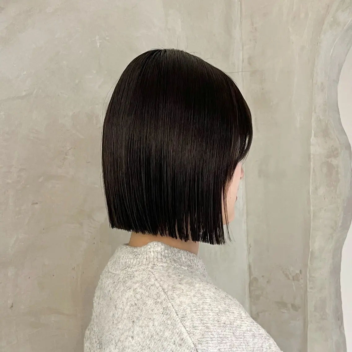ミディアム 切りっぱなしボブ/ 艶カラー/綾莉のヘアスタイル