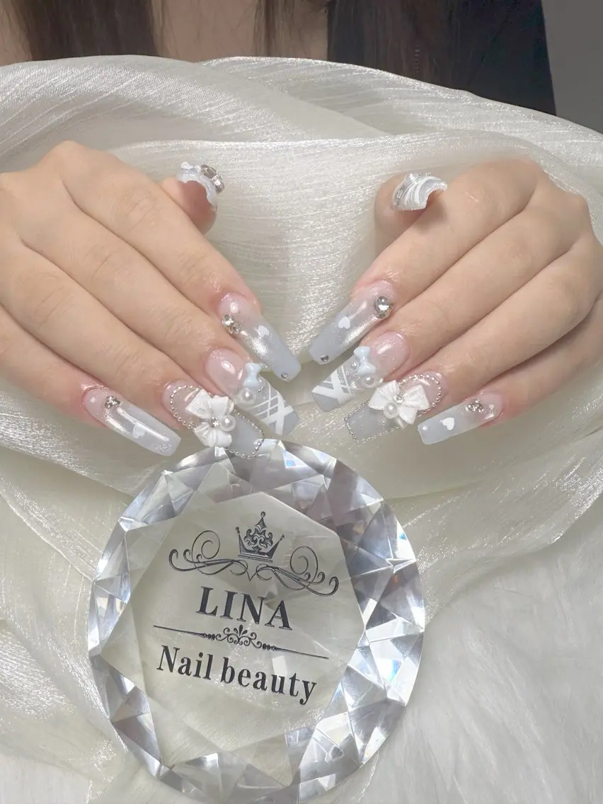 ネイル フレンチネイル ジェルネイル キラキラネイル 韓国ネイル マグネットネイル Lina  nail beautyのネイルデザイン