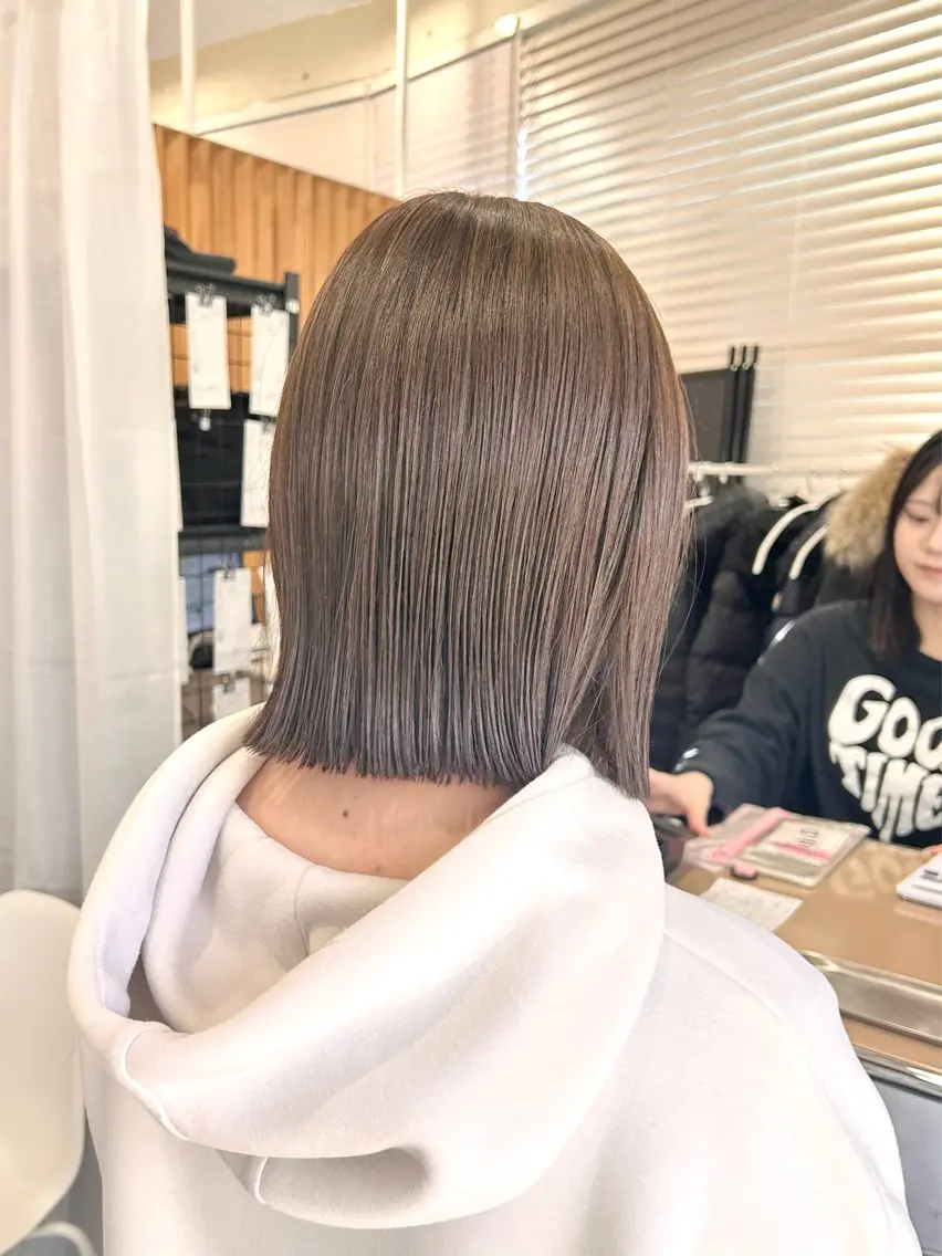 ショート カラー カット ヘアカラー トリートメント ぱつっとボブ/ 小野あかねのヘアスタイル