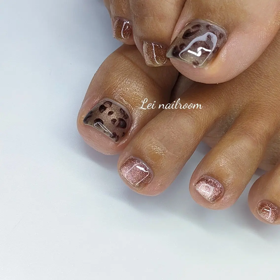 ネイル アニマル柄 アートネイル フットネイル マグネットネイル シンプルネイル フットネイル lei🌼 nailroomのネイルデザイン