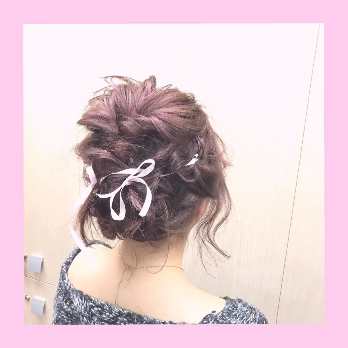 ミディアム カラー ヘアアレンジ SHIN/レイヤー カット×クロスパーマのヘアスタイル