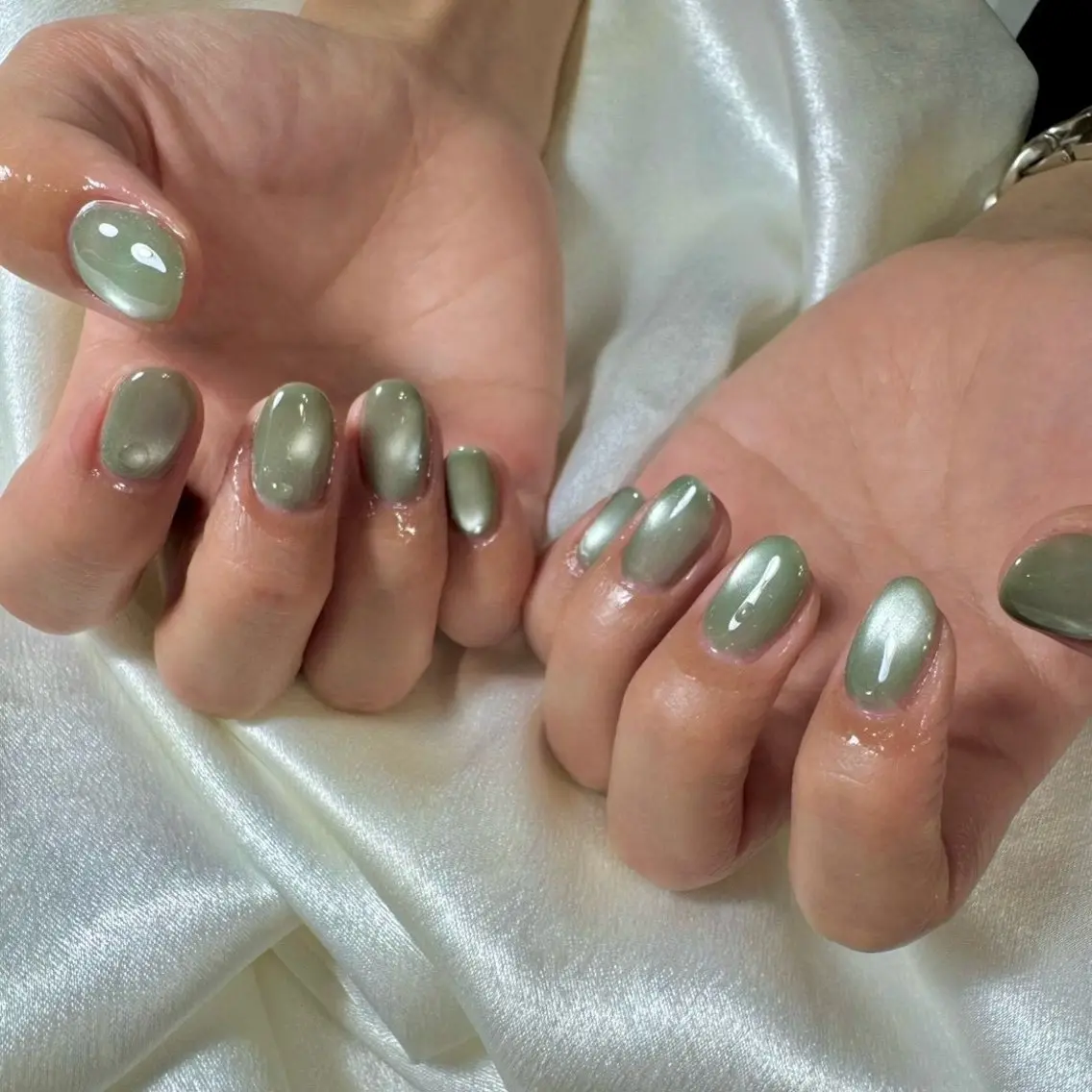 ネイル アニマル柄 オーロラネイル フットネイル フレンチネイル ジェルネイル ハンドネイル mogunail &blowのネイルデザイン