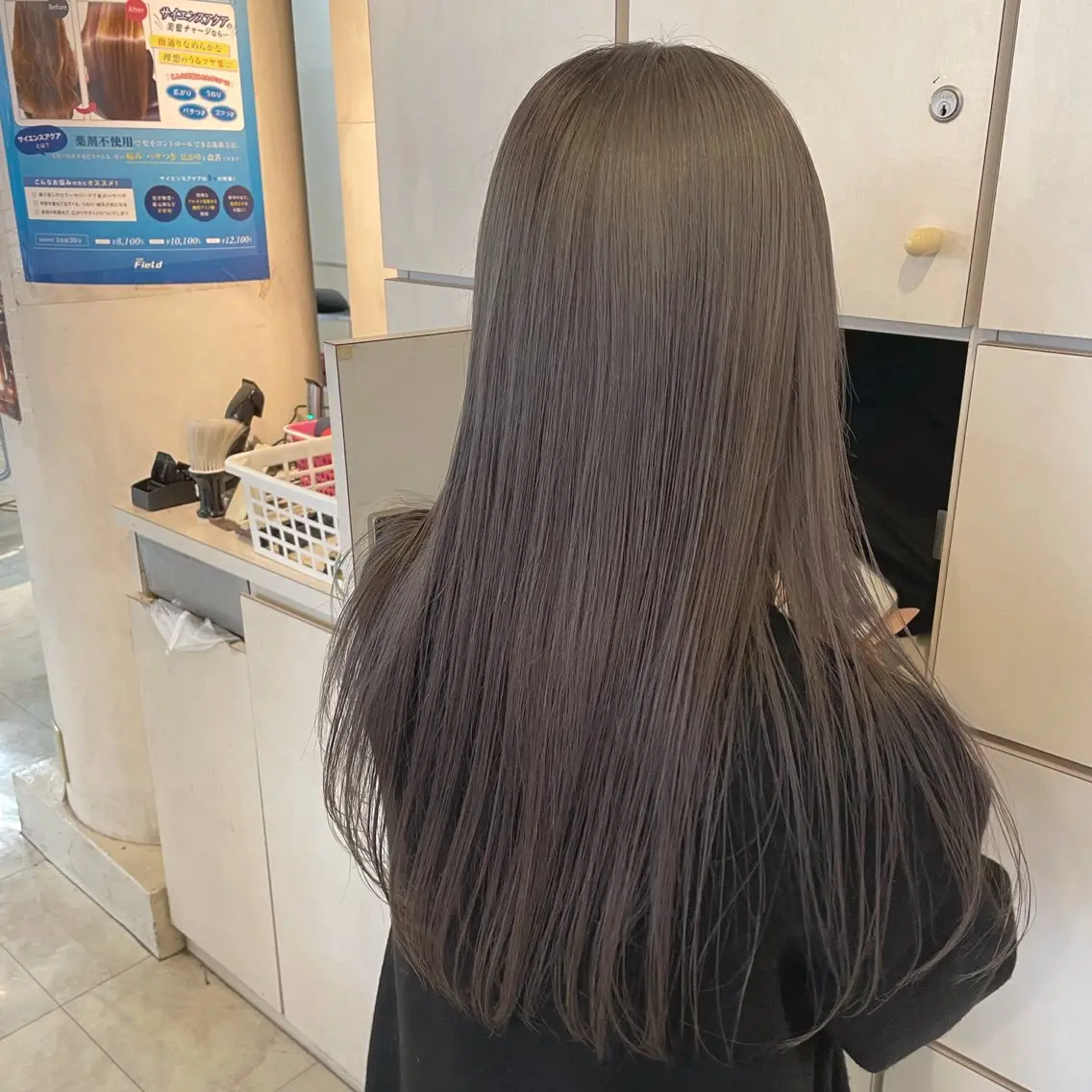 ロング カラー ブリーチ 透明感カラー グレージュ 小森 永のヘアスタイル