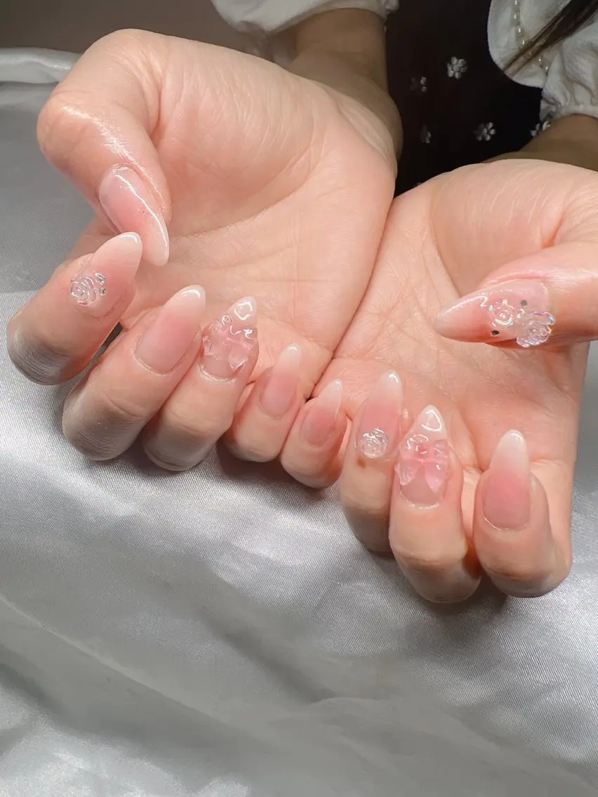 ネイル オーロラネイル チークネイル 長さ出し フットネイル フレンチネイル ハンドネイル Lee Nailsのネイルデザイン
