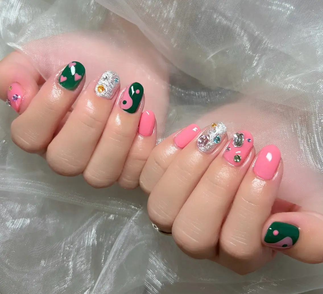 ネイル グリーン ピンク nail room 凪のネイルデザイン