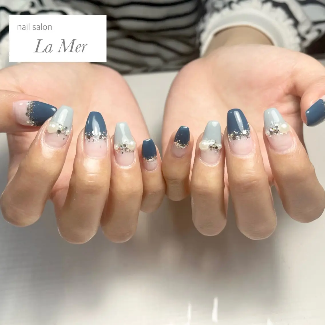 ネイル ブルー フレンチネイル キラキラネイル ラメ(グリッター) オフィスネイル ハンドネイル nailsalon La Merのネイルデザイン
