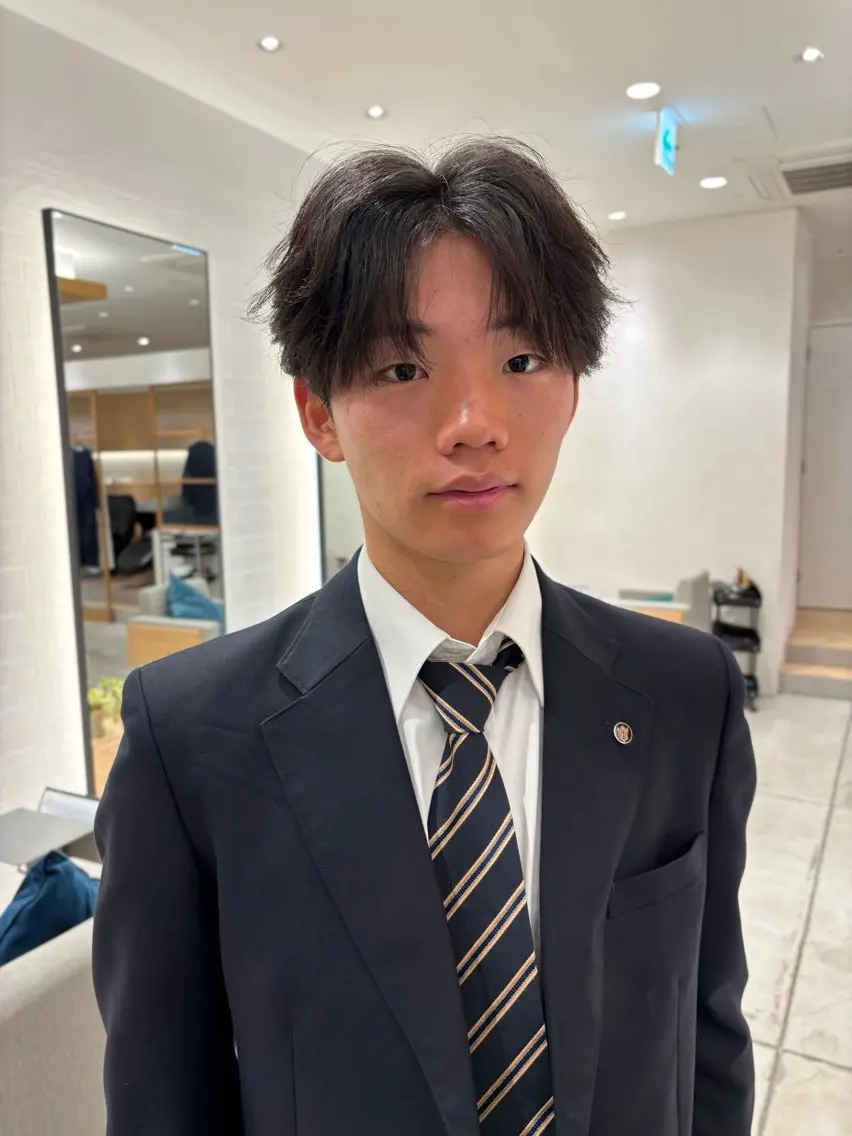 ショート メンズ センターパート フェザーパーマ メンズ韓国風 メンズパーマ 韓国風ヘア 大人のメンズパーマ 専門美容師:植原瑞樹のヘアスタイル