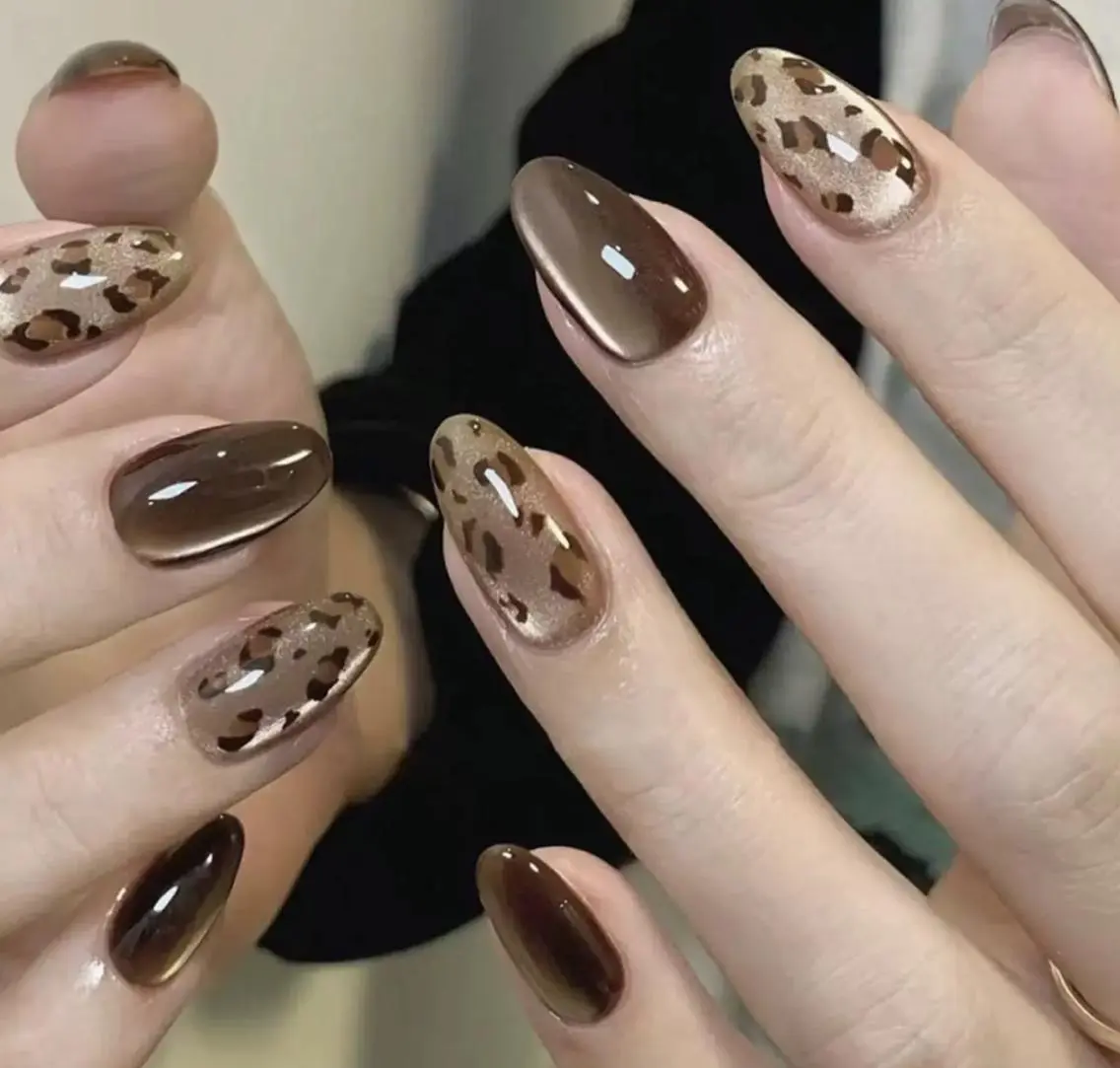 ネイル メンズ メンズ韓国風 べっ甲ネイル ボルドー ブラウン 長さ出し ハンドネイル ハンドケア NEW NAIL池袋 韓国・ワンホンネイルのネイルデザイン