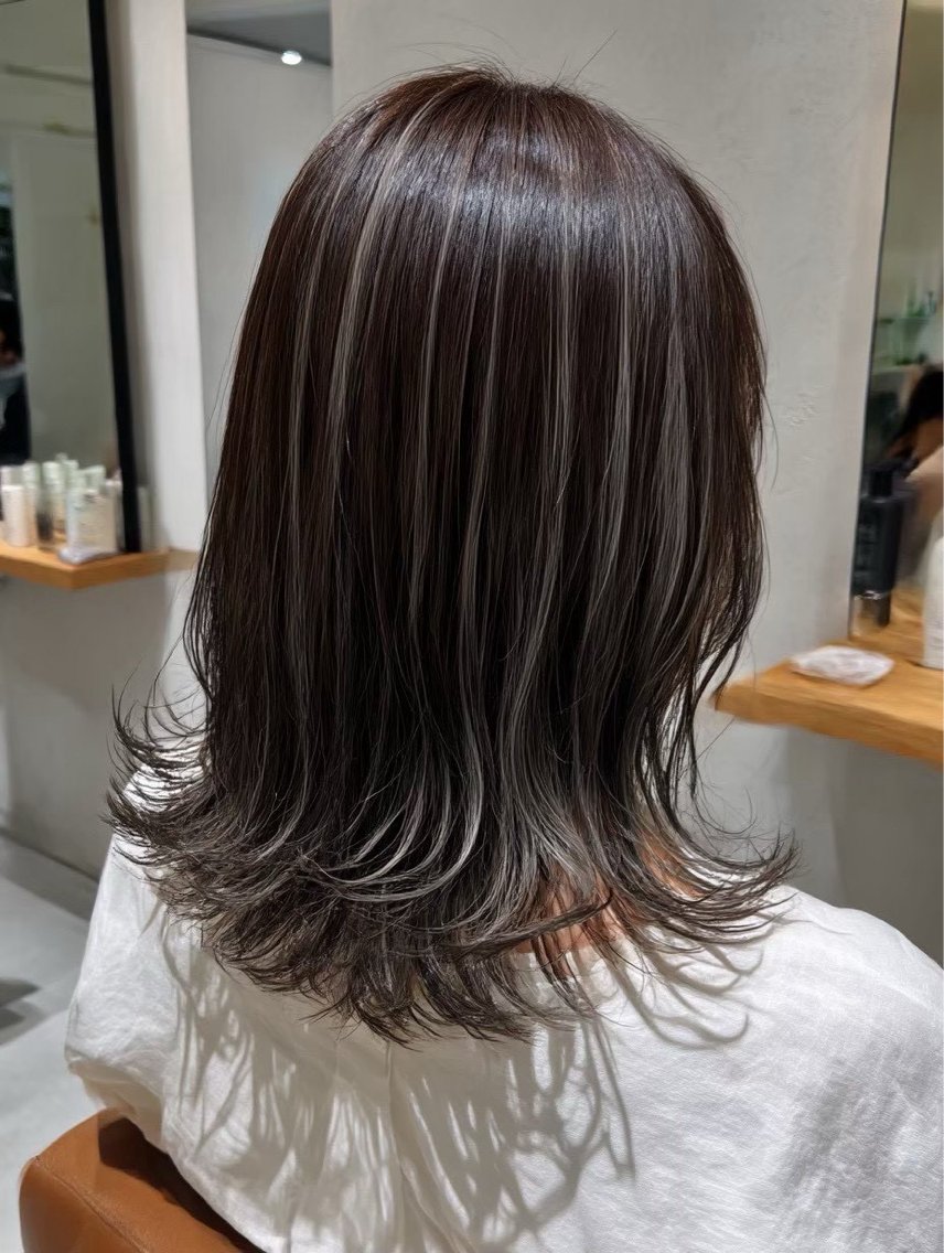ミディアム ヘアカラー 森尾 鷹矢のヘアスタイル