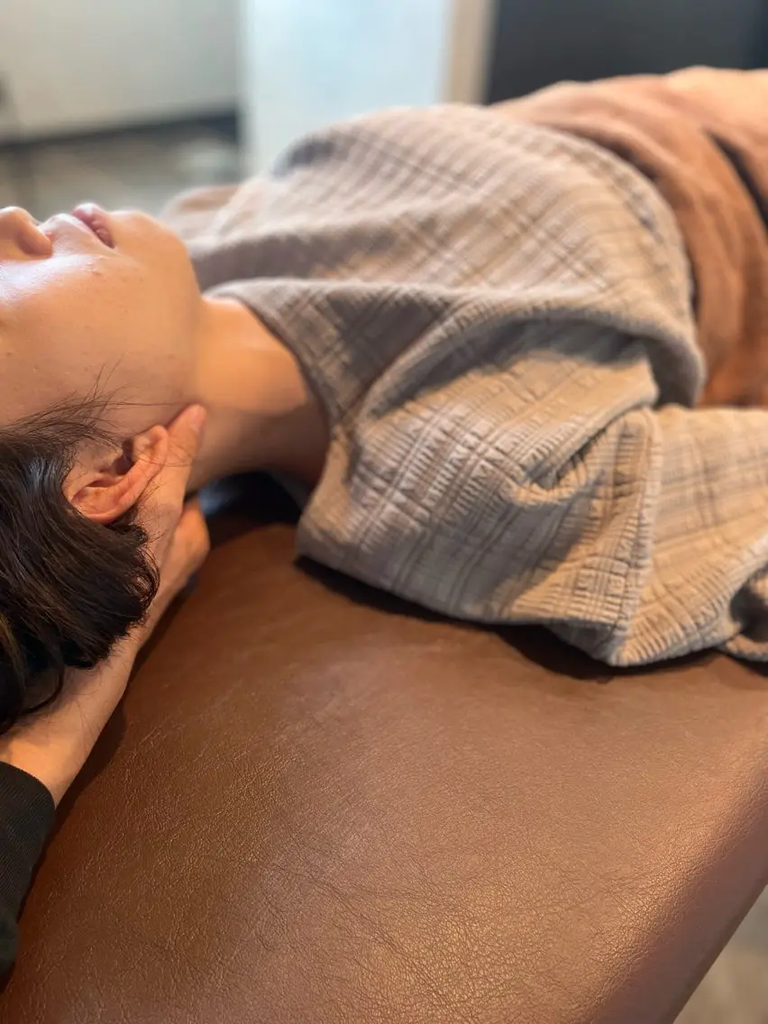 【猫背・反り腰・ストレートネック・身体のゆがみ】あらゆる姿勢のお悩みに　姿勢連動整体の写真