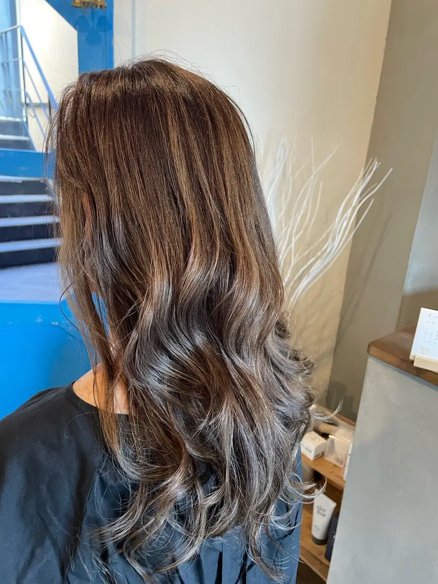 ロング カラー ヘアカラー トリートメント shi hoのヘアスタイル