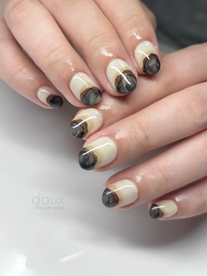 ネイル グラデーション 韓国ネイル ニュアンスネイル オフィスネイル 夏ネイル doux. nailのネイルデザイン