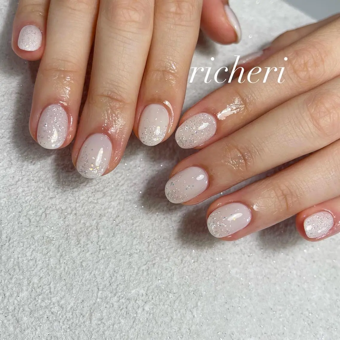 ミディアム ネイル 韓国風ヘア アートネイル フレンチネイル ジェルネイル ガラスフレンチ richeri beautyのエステ・リラクイメージ