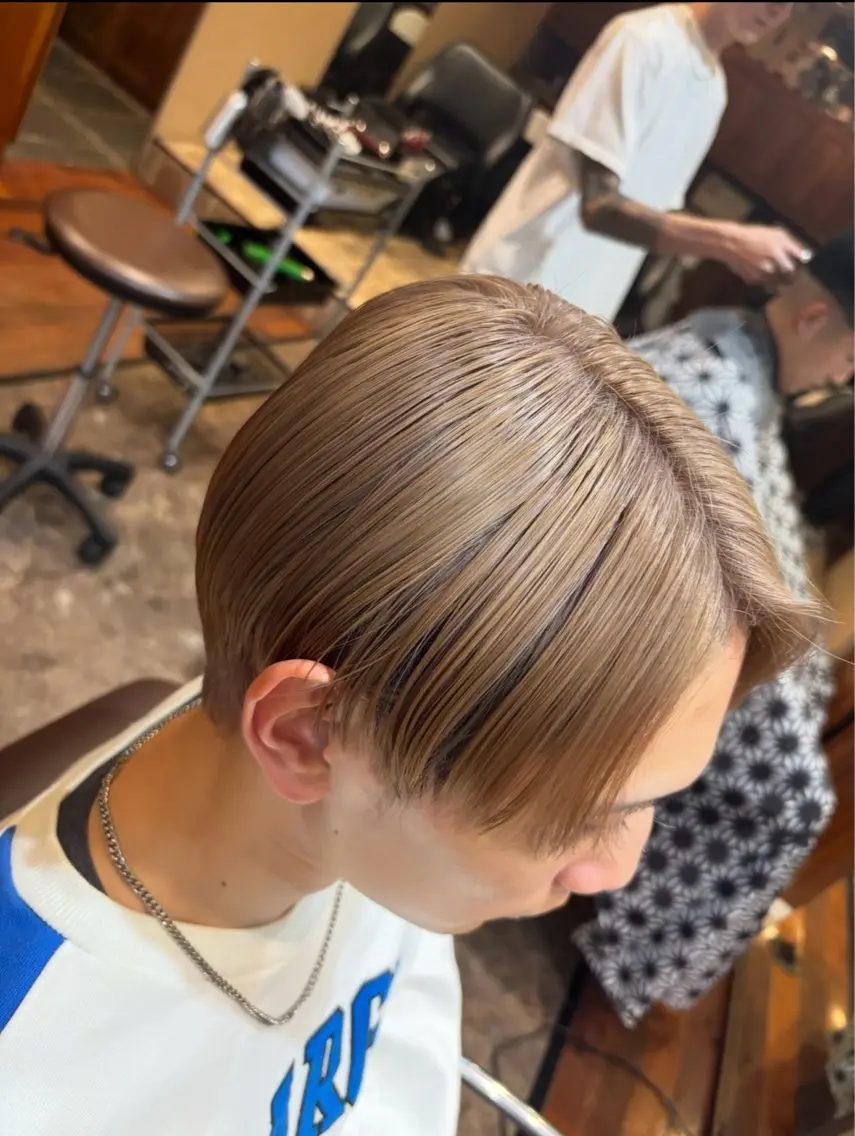 カラー メンズ メンズブリーチ ベージュカラー ブリーチ ミルクティーベージュ 💈LGC💈 SANAのヘアスタイル