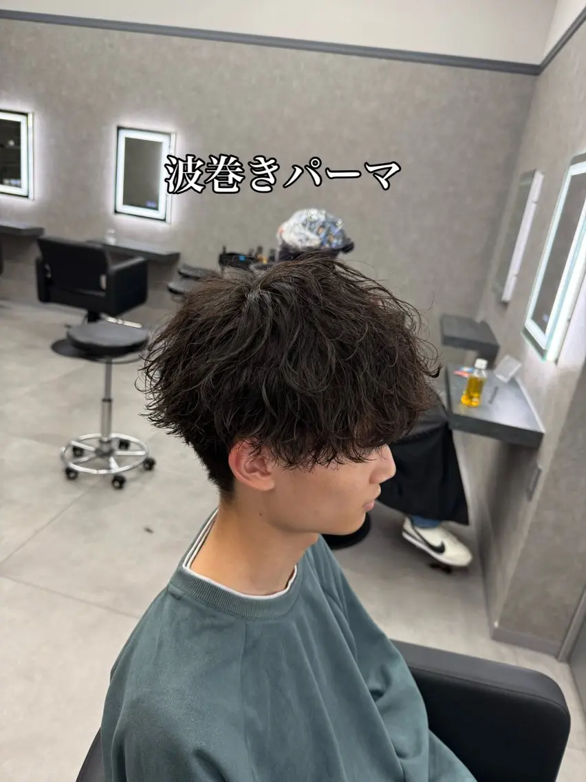 ショート カラー パーマ メンズ メンズパーマ 波巻きパーマ カット パーマ メンズ特化 👑YUTAのヘアスタイル