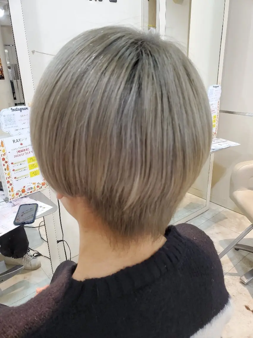カラー アディクシーカラー アッシュ ヘアカラー トリートメント 浦川 敬太のヘアスタイル