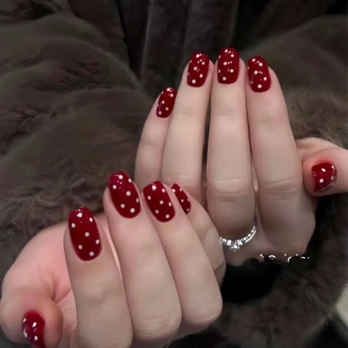 ネイル チークネイル ドット フレンチネイル グラデーション 韓国ネイル ハンドネイル Lisa Nail Salonのネイルデザイン