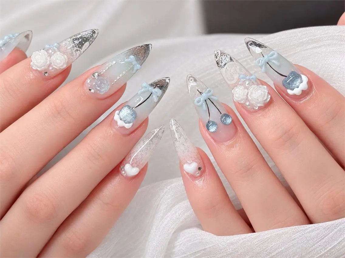 ネイル 水色 ロングネイル シルバー RIRI 池袋のネイルデザイン