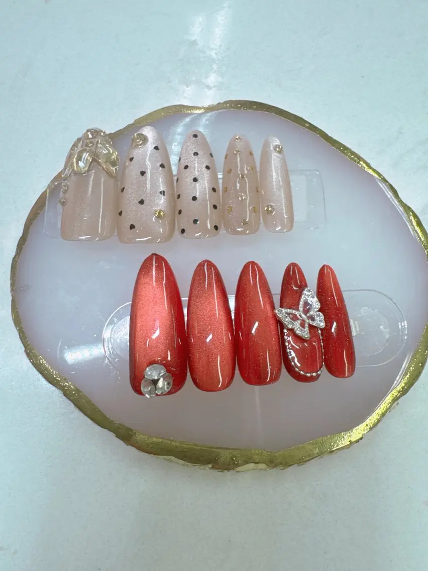 ネイル ジェルネイル キラキラネイル マグネットネイル パラジェル ハンドネイル Queeens nailのネイルデザイン