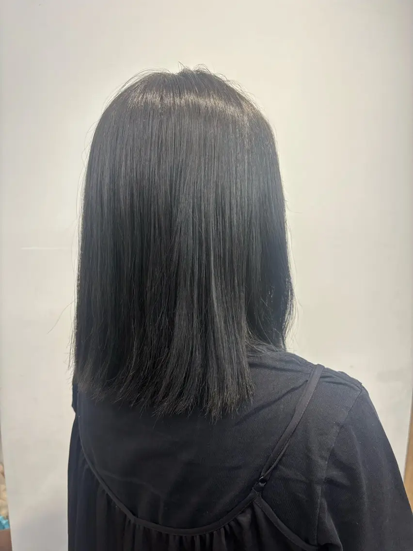 ミディアム カラー 透明感カラー オリーブカラー ヘアカラー トリートメント ヘアセット Libero / Hisaのヘアスタイル