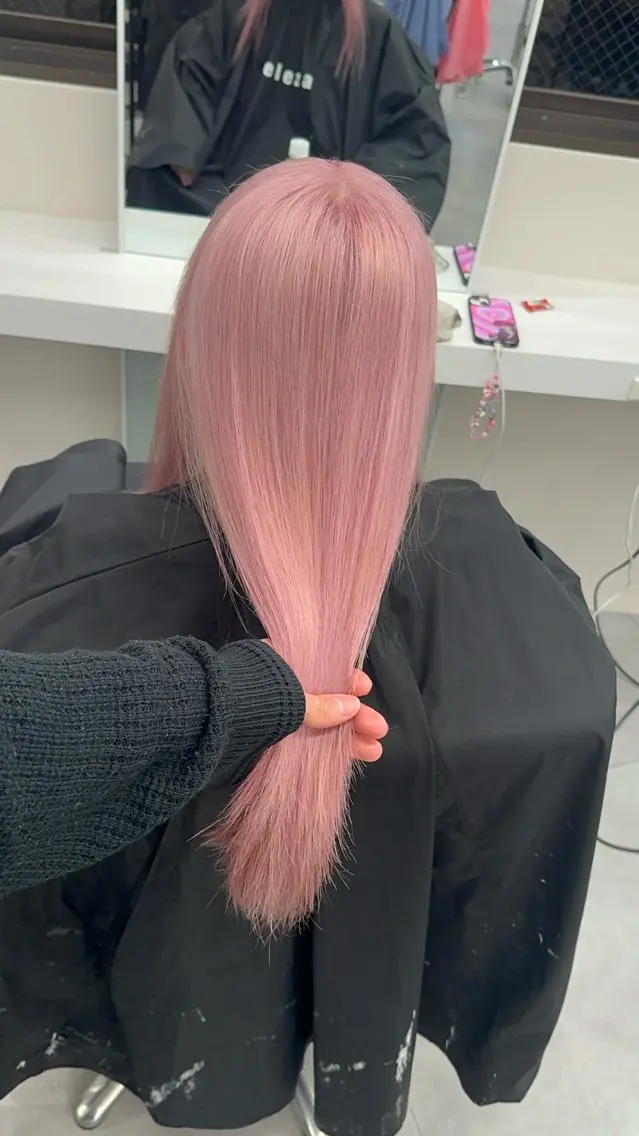 ロング カラー ブリーチ ケアブリーチ ハイトーンカラー ピンクカラー ホワイトピンク ヘアカラー トリートメント ヒロミ/ミルクティー /ブロンド/ピンクのヘアスタイル
