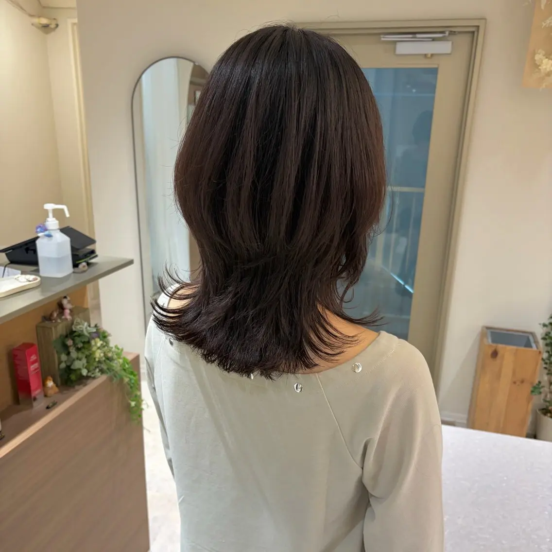 ミディアム ウルフカット AMI ウルフ/ショートのヘアスタイル