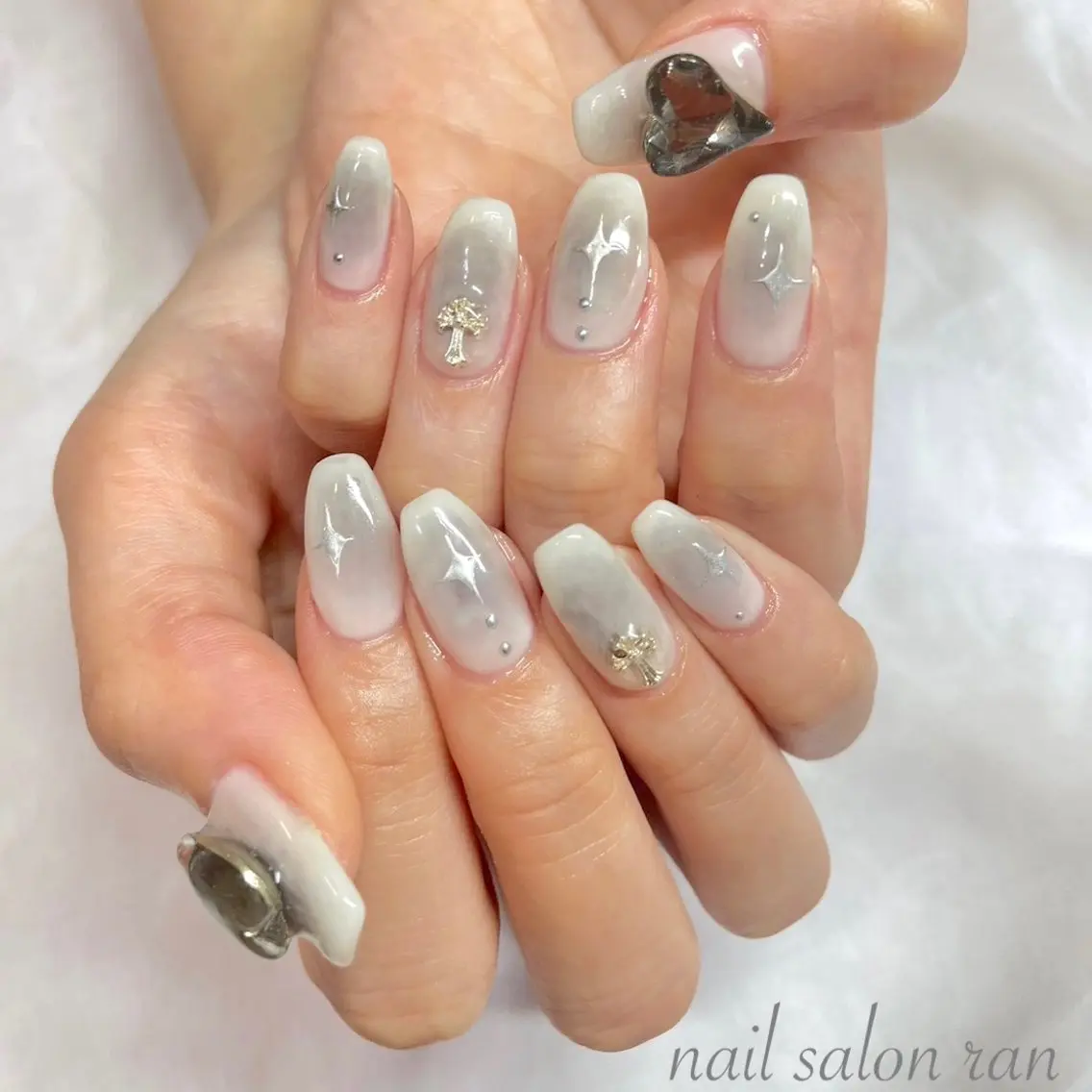 ネイル キラキラネイル 持ち込み ハンドネイル ハンドケア nailsalon ranのネイルデザイン